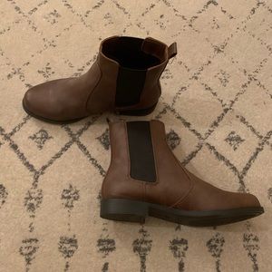 Brown rider boots